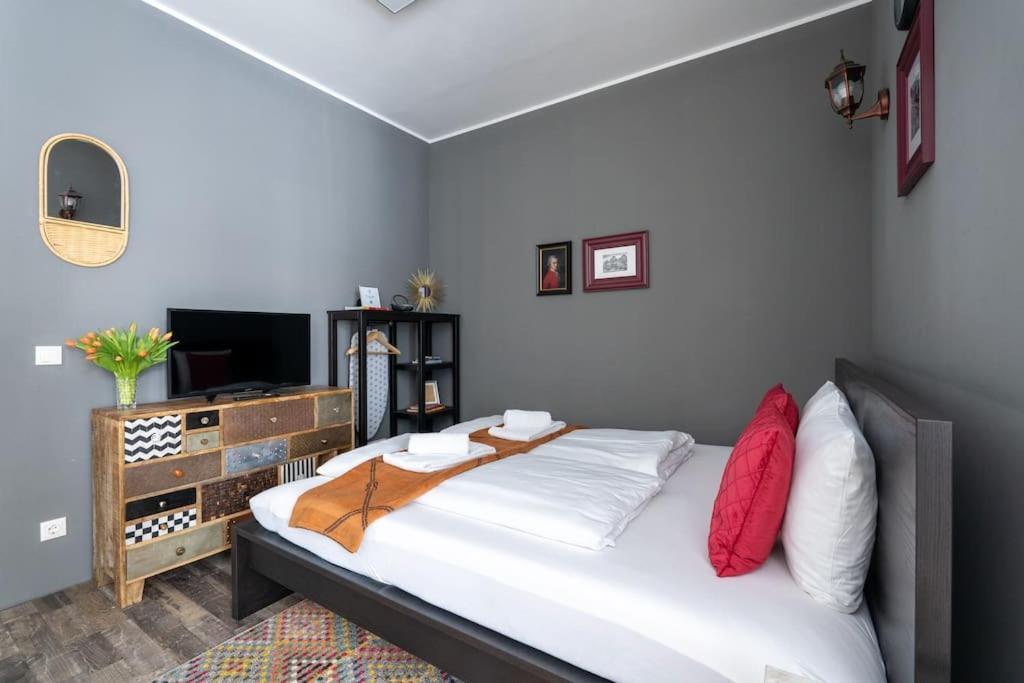 Chic Studio By City Center By Hm Wien Eksteriør billede